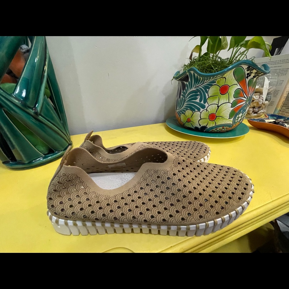 Isle Jacobsen tulip shoes